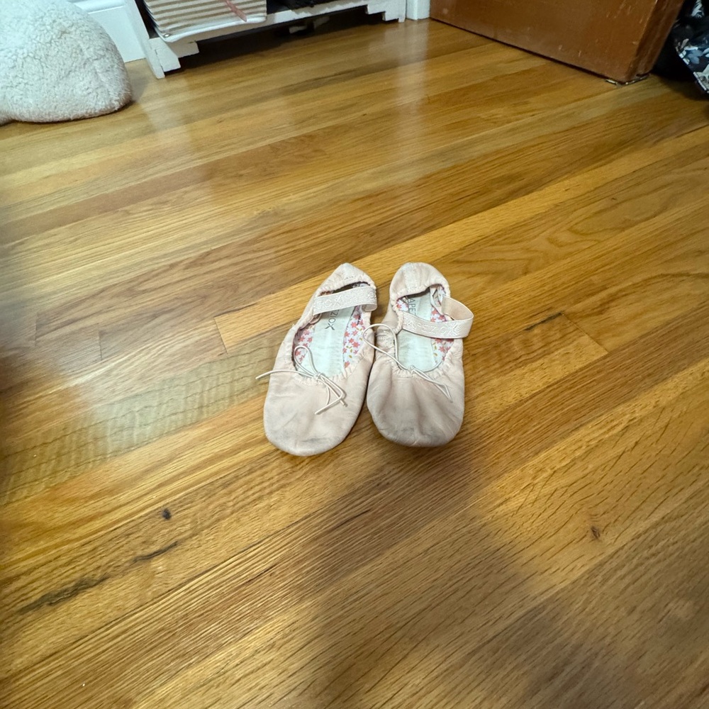 Capezio Pink Dress Shoes Elegant Design